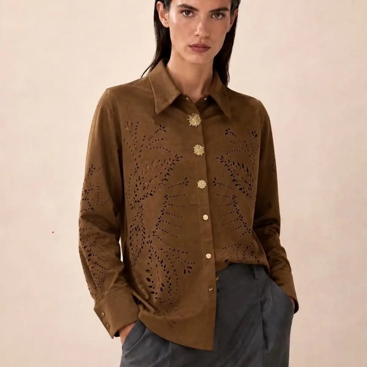 Chemise suédine boutons doré fleurs